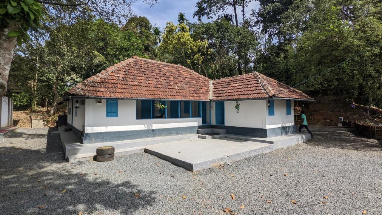 Crossroads Hostel 1957 Kalpatta Dış mekan fotoğraf