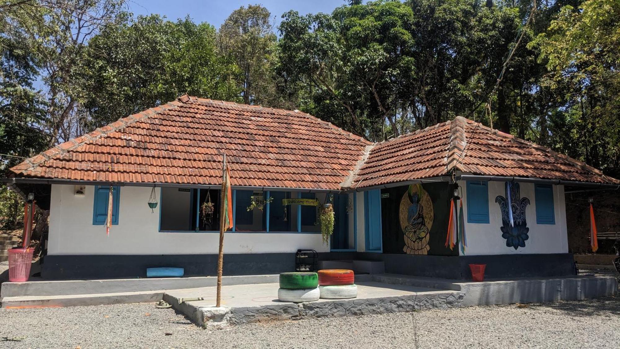 Crossroads Hostel 1957 Kalpatta Dış mekan fotoğraf